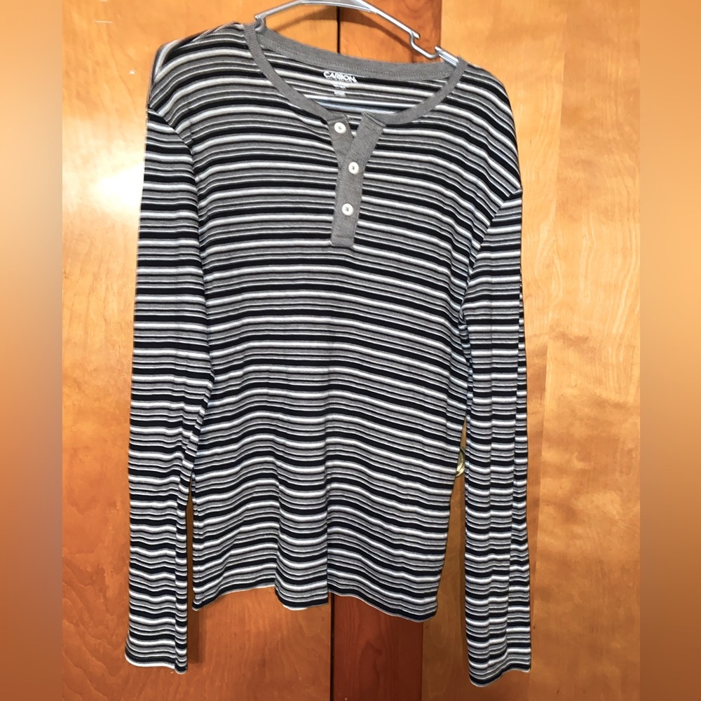 Men’s Size Small Long Sleeve Shirt